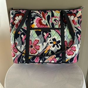 Small Trimmed Vera Tote in Mod Paisley